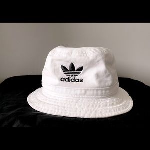 Adidas women’s white bucket hat